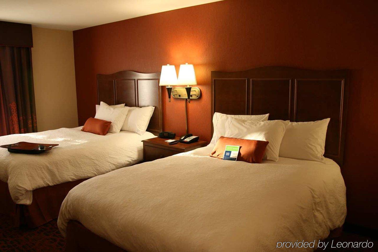 Hampton Inn & Suites New Castle, Pa Room photo